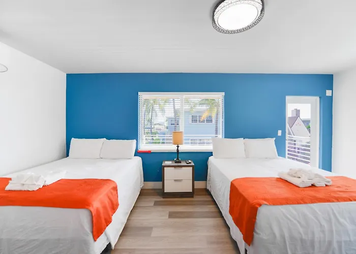 Family Friendly Beach Escape With Pool And Parking - M41